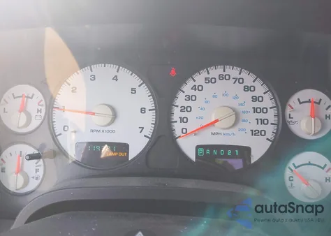 2005 Dodge Ram 1500 Slt/Laramie z USA, uszkodzony, nr VIN 1D7HA18D15J565524